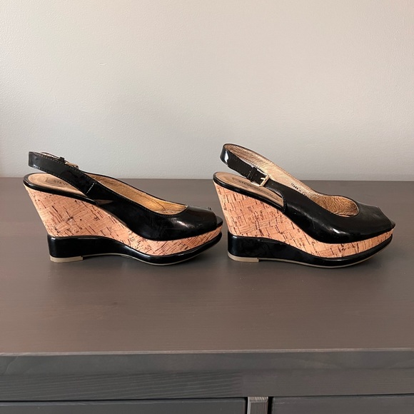 Steve Madden Black Cork Wedges - Picture 5 of 7